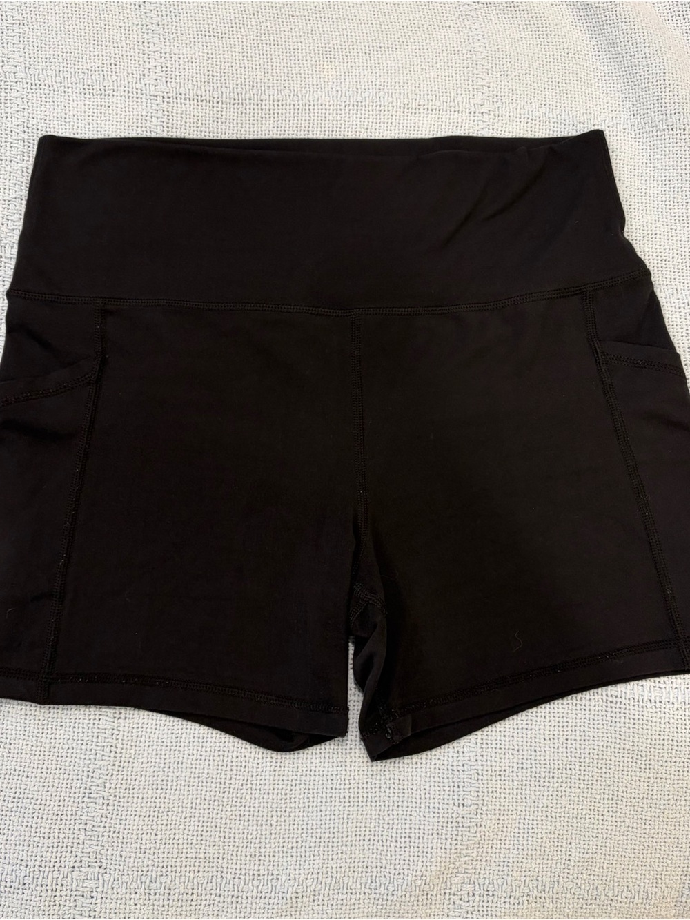 Aerie The Hugger Black High Rise Bike Shorts with Side Pockets